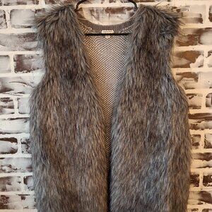 Eyeshadow Medium Faux Fur Vest Grey White Sweater Boho